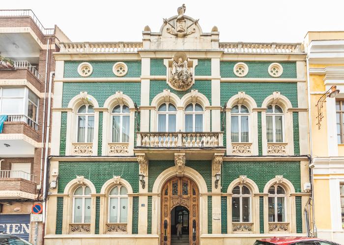 VISITA GUIADA AL CENTRO HISTÓRICO DE YECLA Y CATA DE MIELES YAKKA VISITA GUIADA AL CENTRO HISTÓRICO DE YECLA Y CATA DE MIELES YAKKA