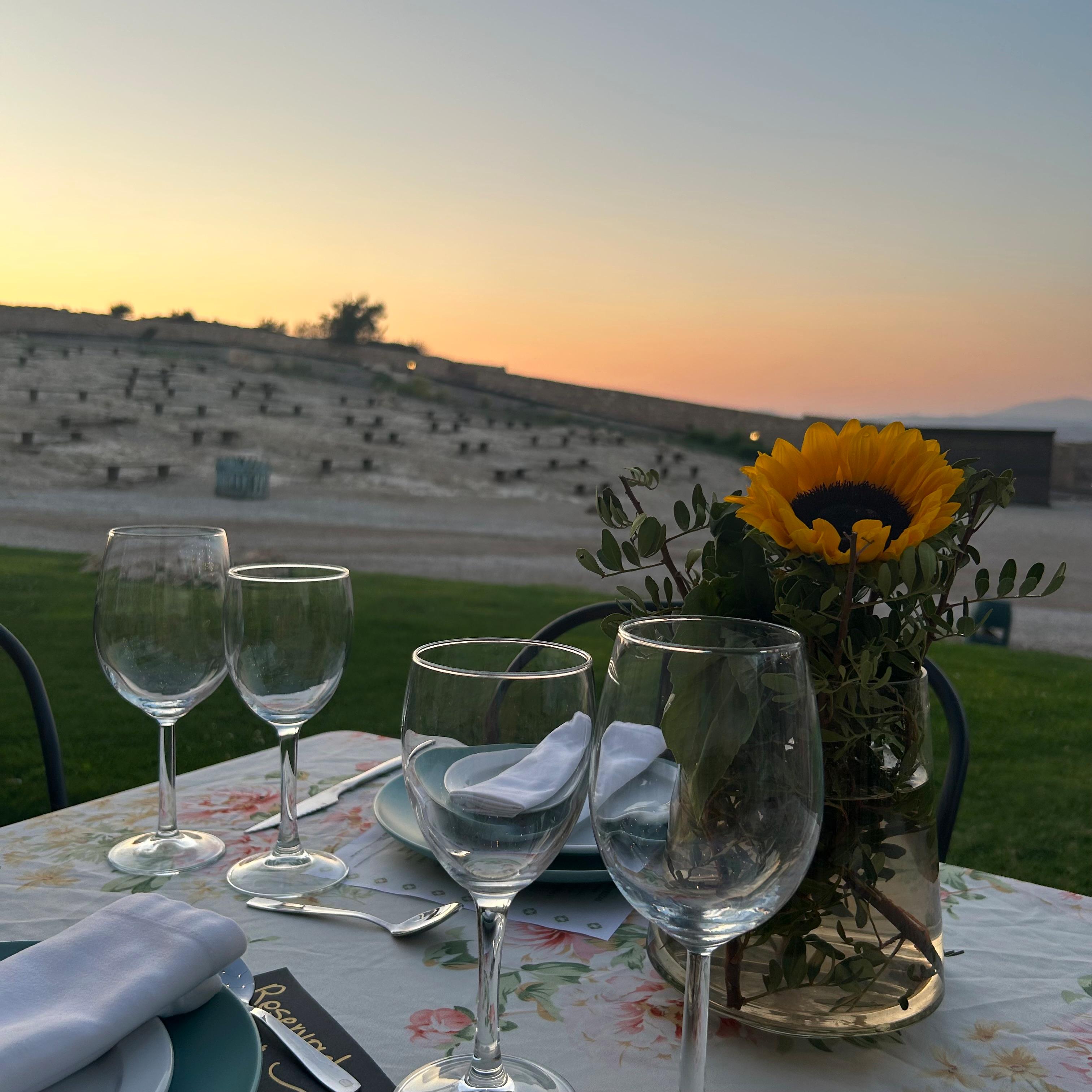 CENA EN LAS CABALLERIZAS DEL CASTILLO DE LORCA