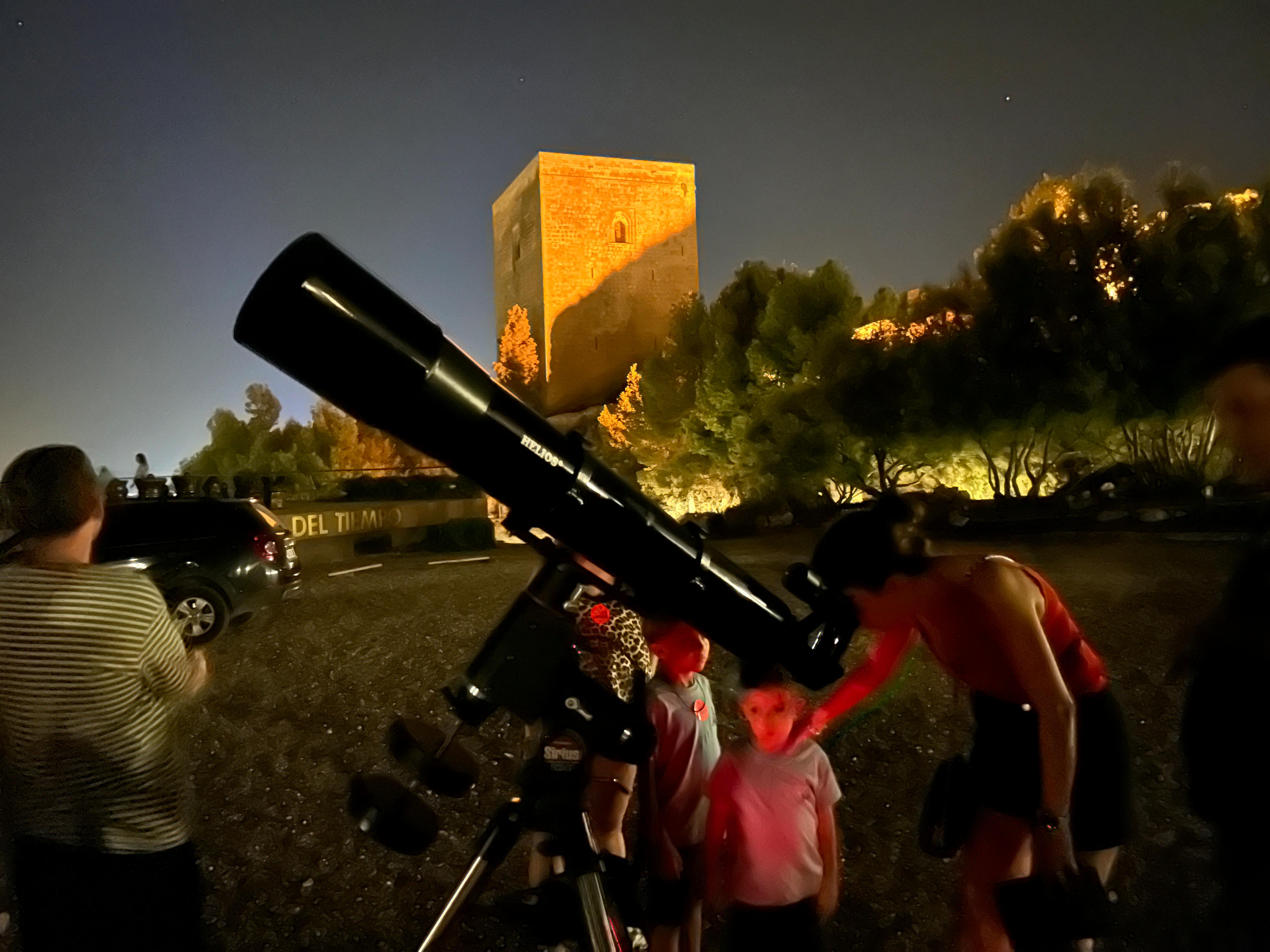 NOCHE DE PERSEIDAS EN EL CASTILLO DE LORCA. PASE PBLICO ADULTO. 