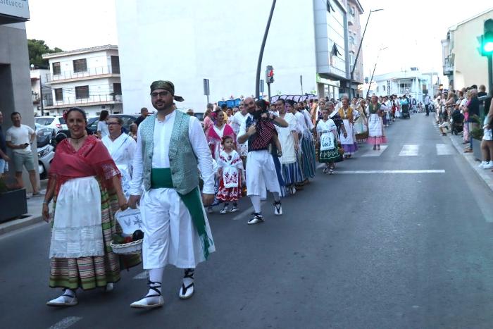 Ofrenda de frutos al santo patr�n San Pedro ap�stol