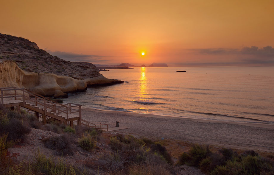 <strong>08</strong> Un mar, dos mares