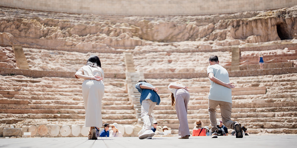 Icono Dramatised visits