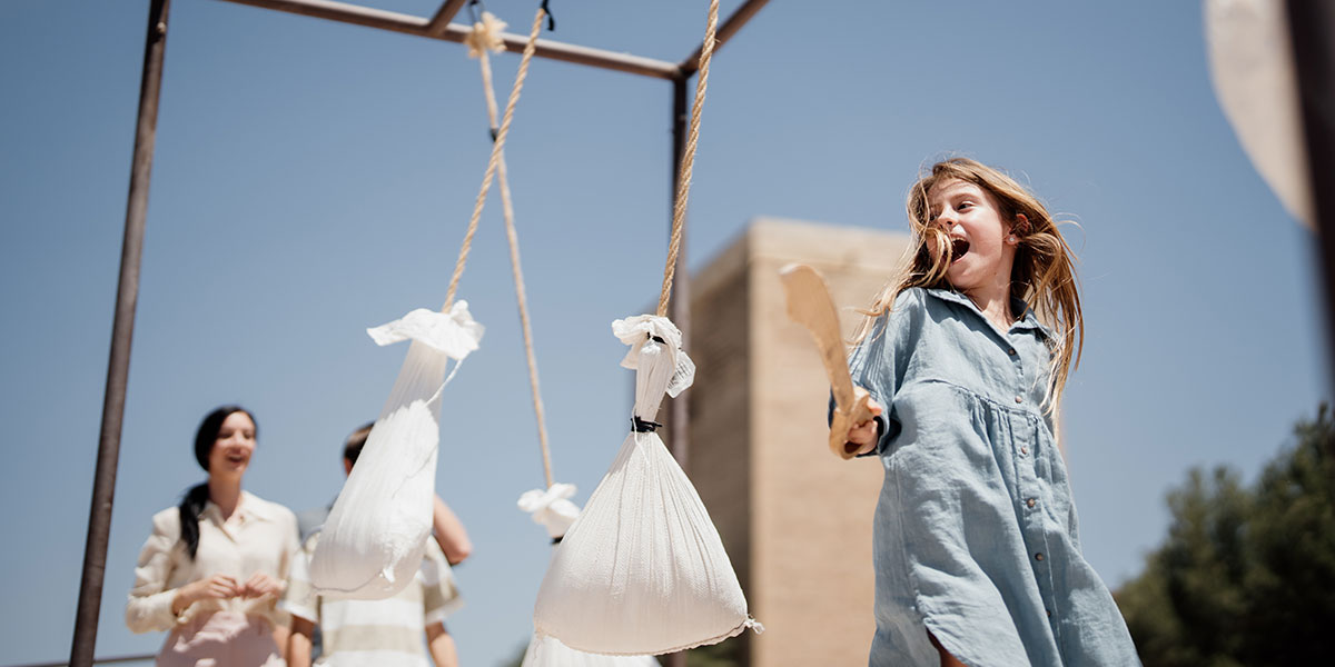 Icono Dramatised visits