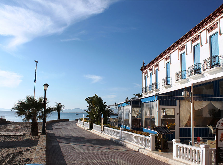 UN BA�O ILUSTRE E ILUSTRADO