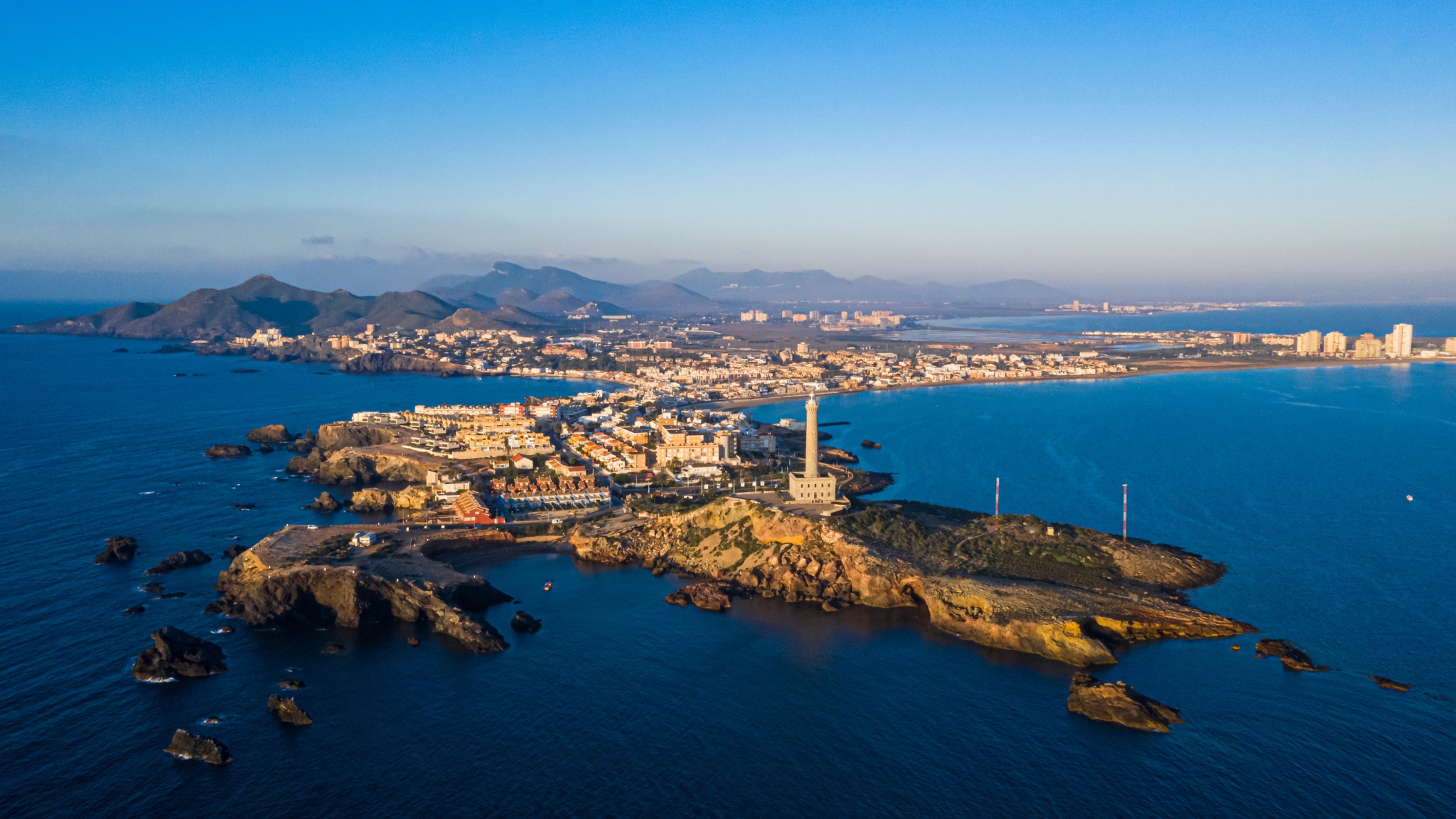 Hoy se sale y se come! en Cabo de Palos: fiesta, barcos y caldero con vistas