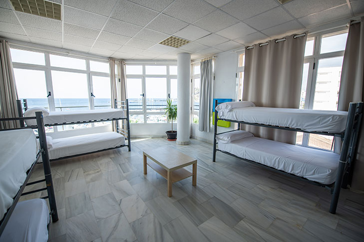 ALBERGUE CLUB N�UTICO DE �GUILAS