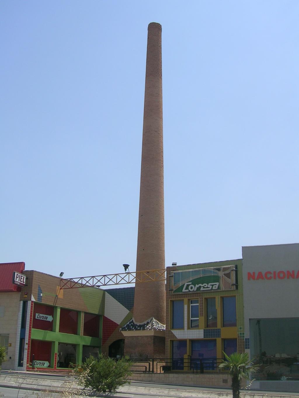 CHIMENEA DE CER�MICA DEL SEGURA